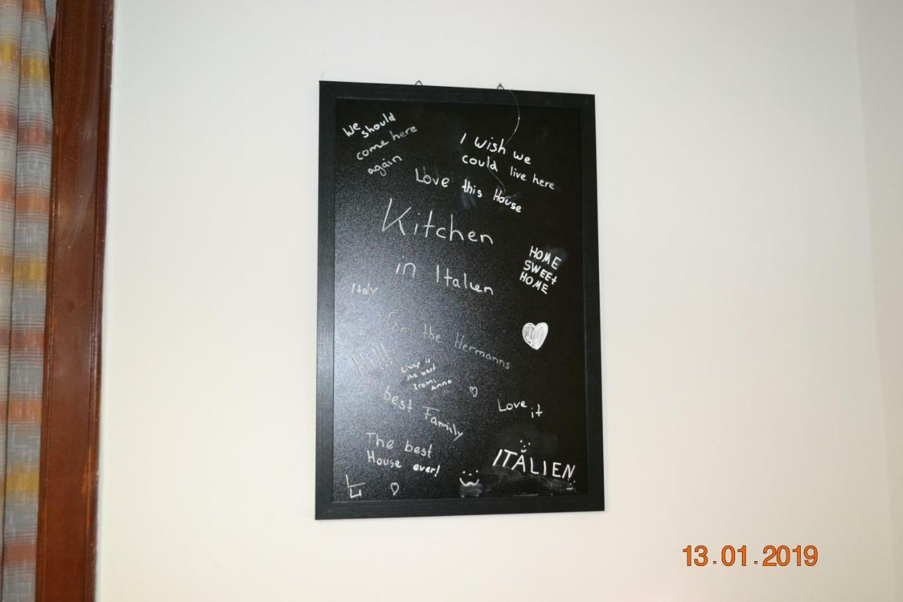 לינה וארוחת בוקר פוזולי Valentina'S House מראה חיצוני תמונה